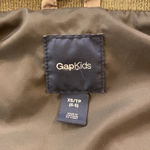 GapKids Quilted Vest - Picture 4 of 7